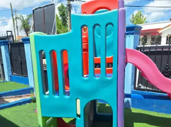 Juego patio colegio escuela