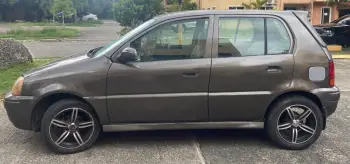honda logo año 2000  en santo domingo norte
