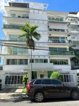 Apartamento 228 m2 y tres habitaciones en urb. real