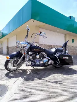 Harley davidson roadking como nueva!