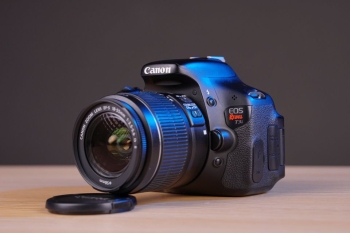 Camara t3i con lente 18-55mm