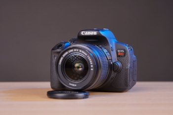 Camara canon t5i con lente 18-55mm