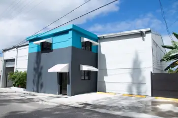 Nave industrial en alquiler en la autopista 6 de noviembre.