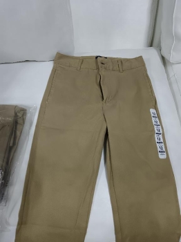 Vendo 2 pantalones numero 12. nuevos