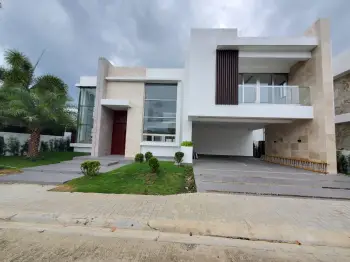 Casa en venta - majestuoso y amplio hogar ubicado en residencial cerra