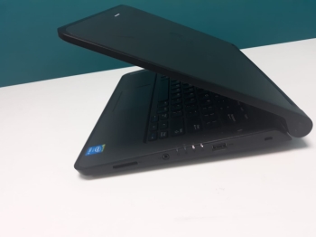 Laptop dell latitude 3350 / 5th gen intel core i3 / 4gb ddr3 / 128gb s