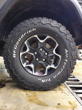 4 gomas usadas como nuevas 33” at