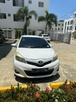 Toyota vitz 2013 en santo domingo dn