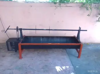 Venta de asador de puercos multifuncional con motor