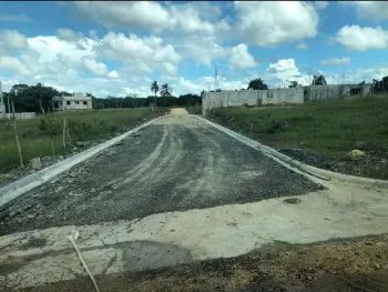 Solares con todos los servicios listo para construir en villa mella