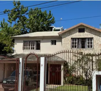 Casa en venta de 2 niveles sector villa aura