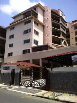 Apartamento en venta en bella vista clásico y amplio