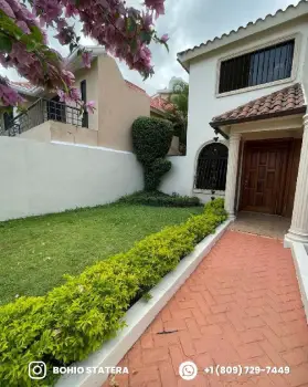 Se vende casa en altos de arroyo hondo iii
