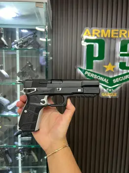 Versión personalizada de la browning hi-power un modelo clásico en cal