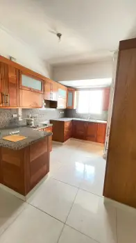 Alquiler de apartamento en 850 usd urb real