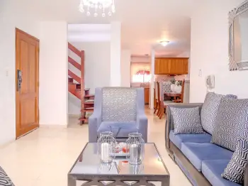 Rento apartamento amueblado en ciudad real ii.