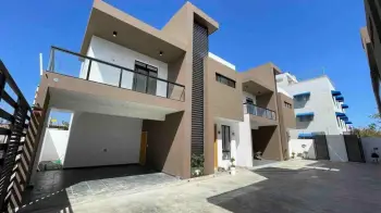 Casa en proyecto cerrado en prado oriental