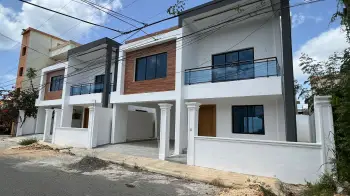 Casa de 4 habitaciones en brisa oriental