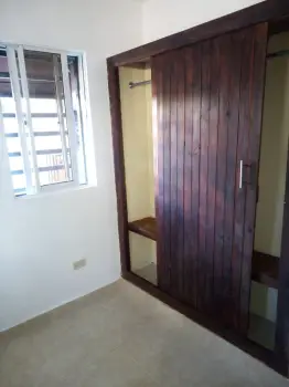 Alquilo hermoso apartamento primer piso