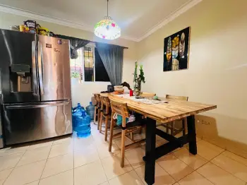 Vendo apartamento en res. ciudad bonita av. jacobo majluta 2do nivel.
