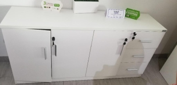 Credenza de 4 puertas