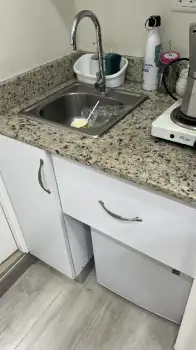 Kitchennete con tope de granito