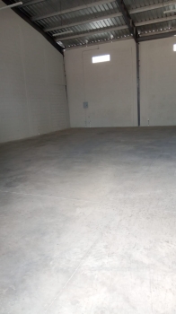 Alquilo nave de 241 m2 en autopista duarte