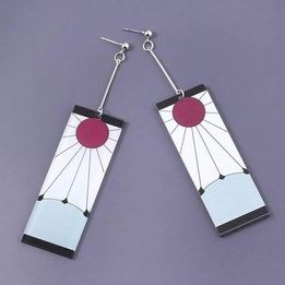 Aretes hanafudas. tambien conocidos comos los aretes de tanjiro kamado