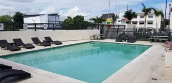 Apartamento alquiler santiago con área social y piscina.