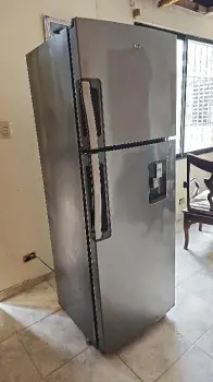 Nevera vendo usada