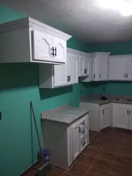 Gabinetes de cocina en blanco