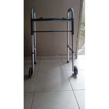 Vendo andador con ruedas para adultos mckesson en 2900 pesos