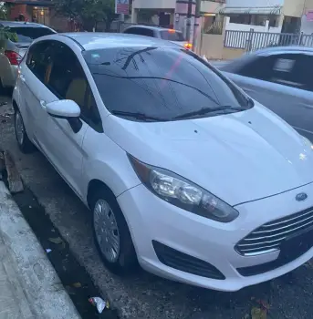 Ford fiesta hatchback 2015 de oportunidad