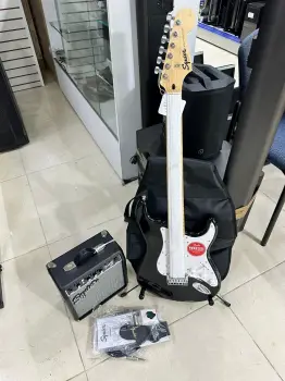 Kit guitarra electrica squier by fender stratocaster