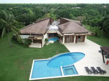 Villa en venta en casa de campo / la romana 6 habitaciones