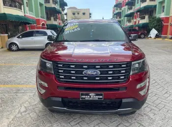 Ford explorer xlt 42 techo panorámico tres filas año 2018