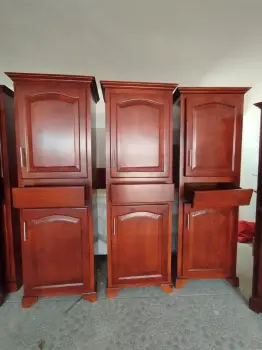 Armario de cocina grande con gavetas