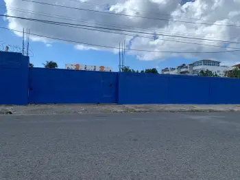 Venta de terreno para nave comercial o