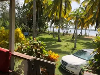 Villa exclusiva en playa estillero