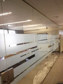 Divisiones de oficina en  vidrio elegancia y luminosidad en tus espaci