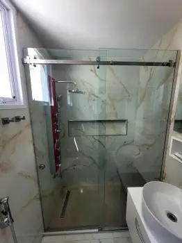 Mamparas de vidrio elegancia y funcionalidad para tu baño!