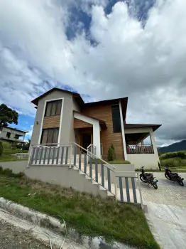 Hermosa villa en proyecto cerrado disponible para la venta y renta en
