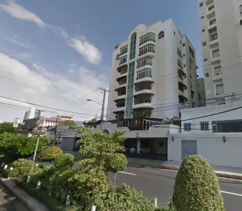 Apartamento alquiler en bella vista de tres habitaciones