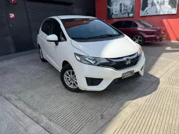 Honda fit 2018 en excelentes condiciones
