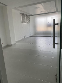 Local comercial en alquiler en sector arroyo hondo viejo