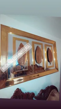 Espejo ???? en aplique decorativo moderno color dorado
