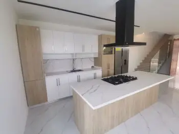 Espectacular casa a estrenar en residencial villa españa