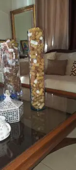 Rebajamos el precio. hermoso y fino adorno cilndrico tipo columna