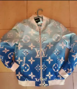 Estilo lv sizes l y xl solo.2 unidades