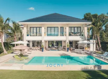 Jochy real estate vende villa en puntacana resort  club r.d